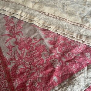 Williams Sonoma Vintage Table Runner